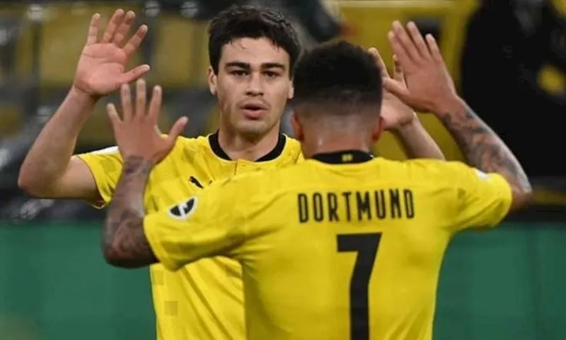 Ai mặc áo số 7 của Dortmund hiện tại?