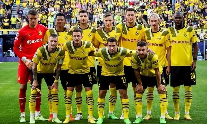 Câu lạc bộ bóng đá Dortmund nổi tiếng vì điều gì?