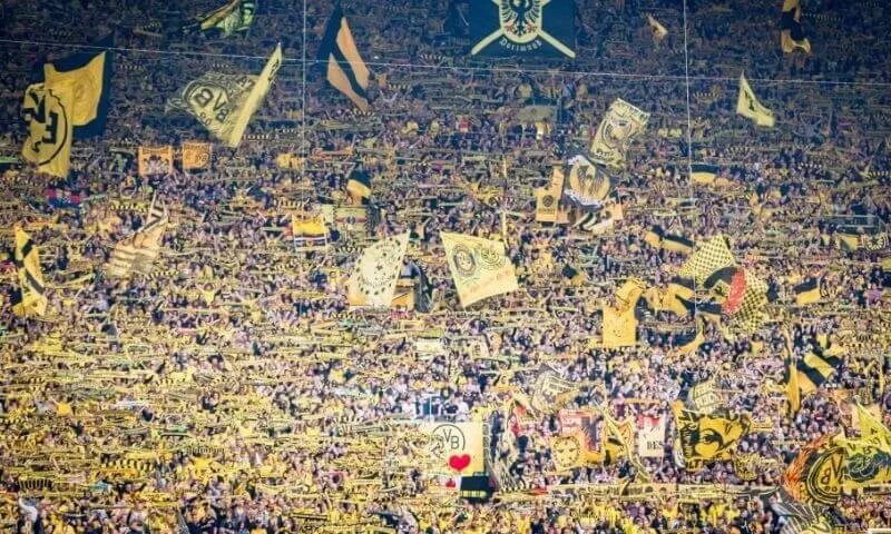 Ý nghĩa khẩu hiệu của người hâm mộ Dortmund